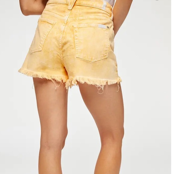 7 FOR ALL MANKIND MONROE JEAN SHORTS BUTTON FLY SIZE 24 MINERAL MARIGOLD! - Picture 4 of 11